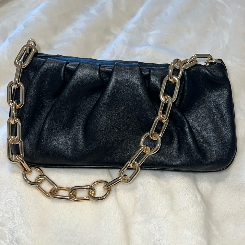 A New Day black shoulder bag with gold chain